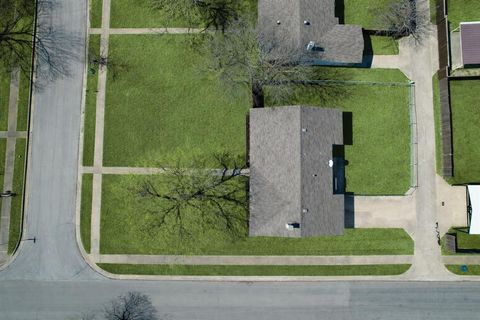 Tiny photo for 715 Orchard Court, Duncanville, TX 75137 (MLS # 21196362)