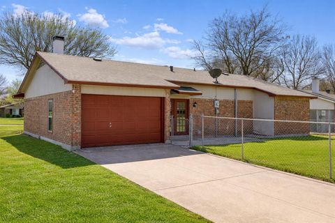 Tiny photo for 715 Orchard Court, Duncanville, TX 75137 (MLS # 21196362)