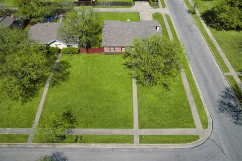 Tiny photo for 715 Orchard Court, Duncanville, TX 75137 (MLS # 21196362)