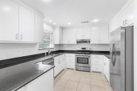 831 Warren Richardson TX 75080