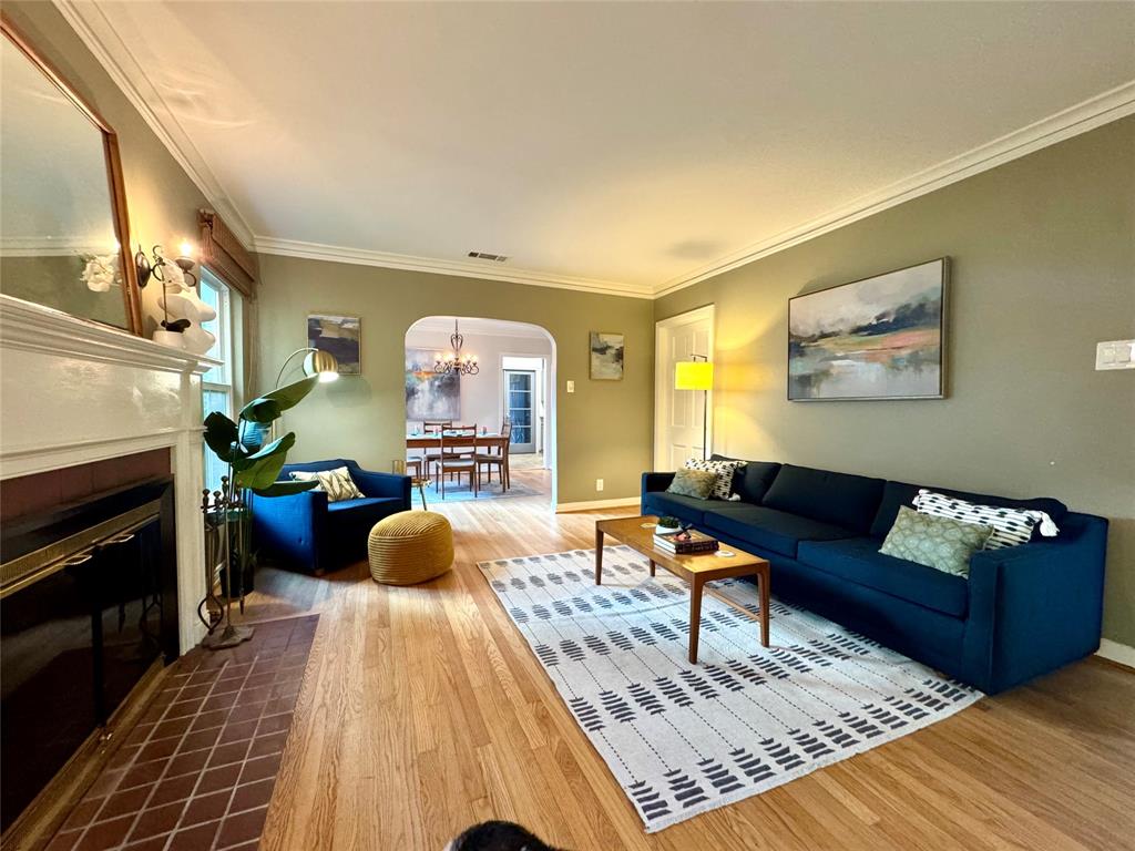 2307 Lawndale Drive