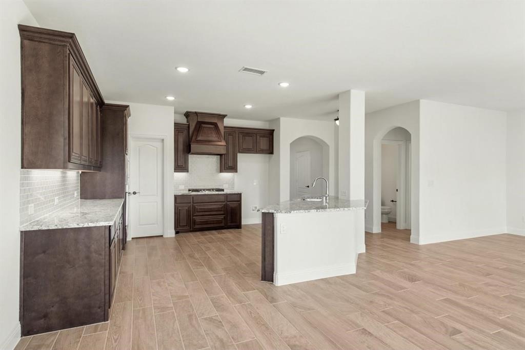 Arrow Brooke Ph 6 - Residential Lease