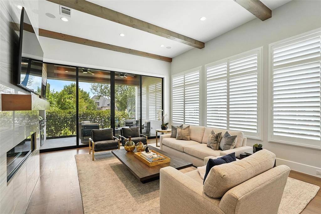 Lawn Glen Abbey - Residential