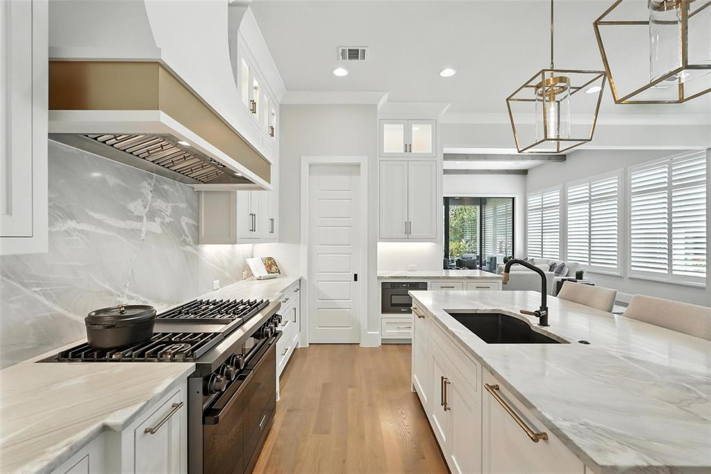 Lawn Glen Abbey - Residential