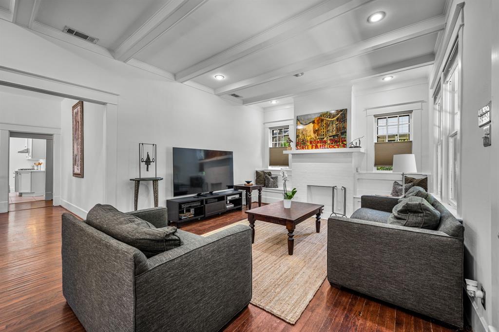322 S Montclair Avenue