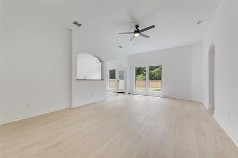 Photo of 2718 Mossglen Drive, Dallas, TX 75227 (MLS # 21242252)