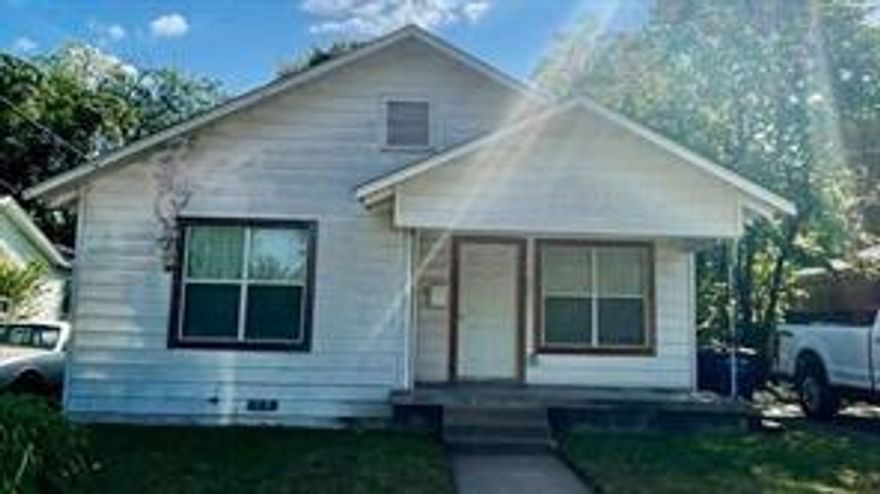 Charming 2-Bedroom Home on Overside Lot, offering plenty of space for outdoor activities and gardening. Home has been recently updated and ready for its future tenant.