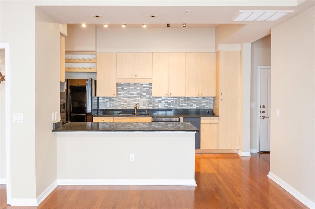 Renaissance On Turtle Creek Condo - Residential Lease