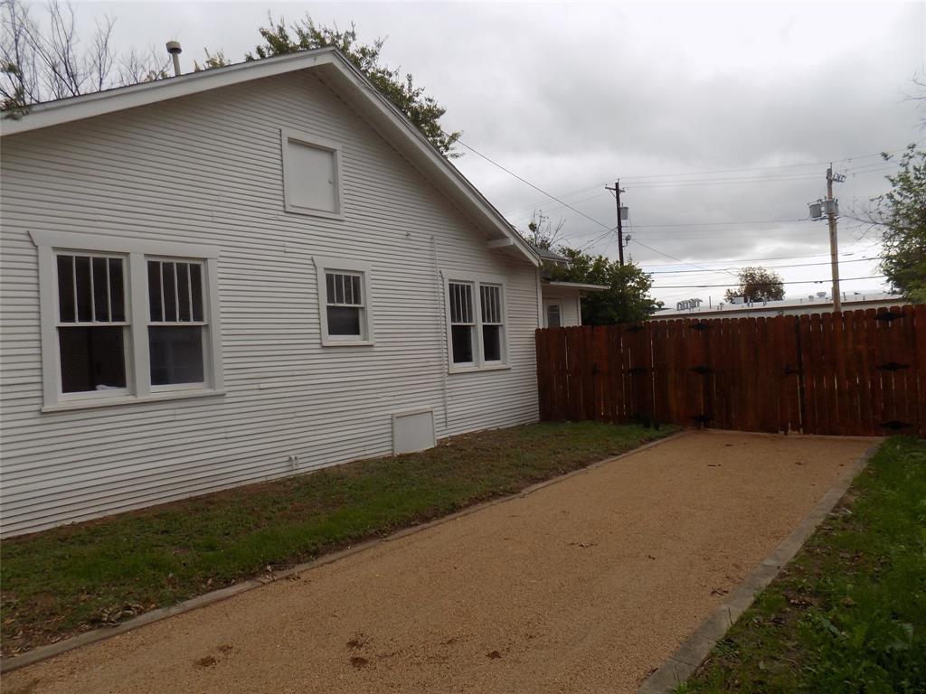 OT W OF BUTTERNUT - Residential