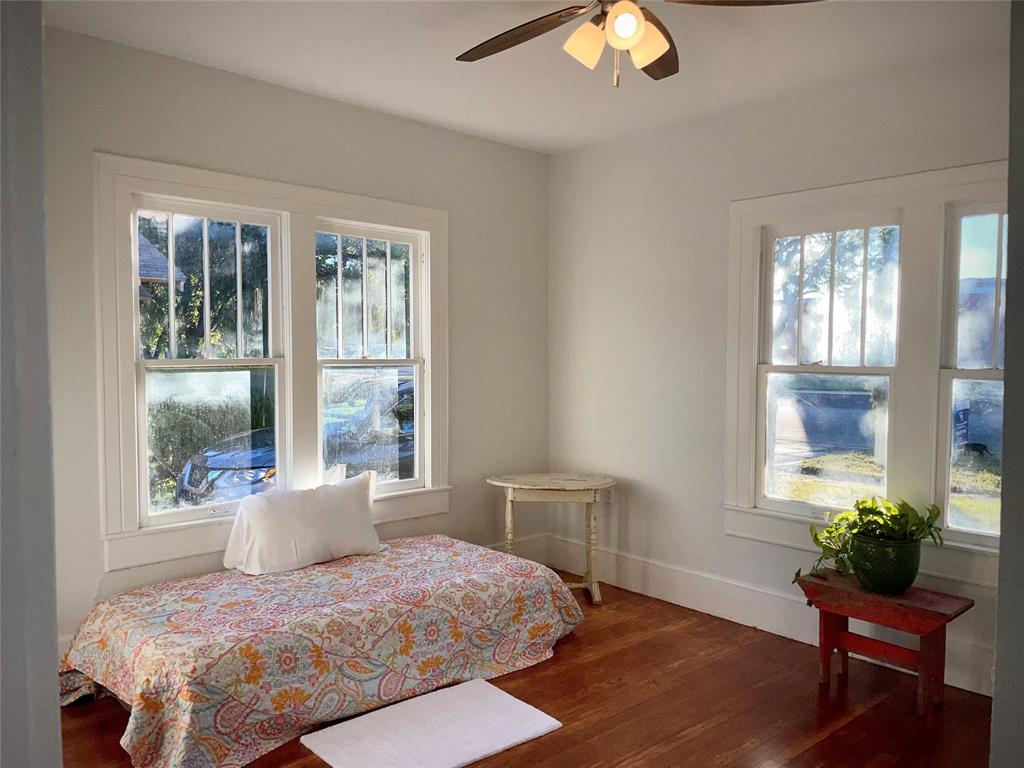 OT W OF BUTTERNUT - Residential