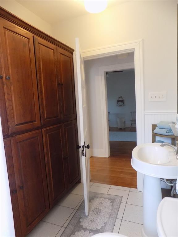 OT W OF BUTTERNUT - Residential