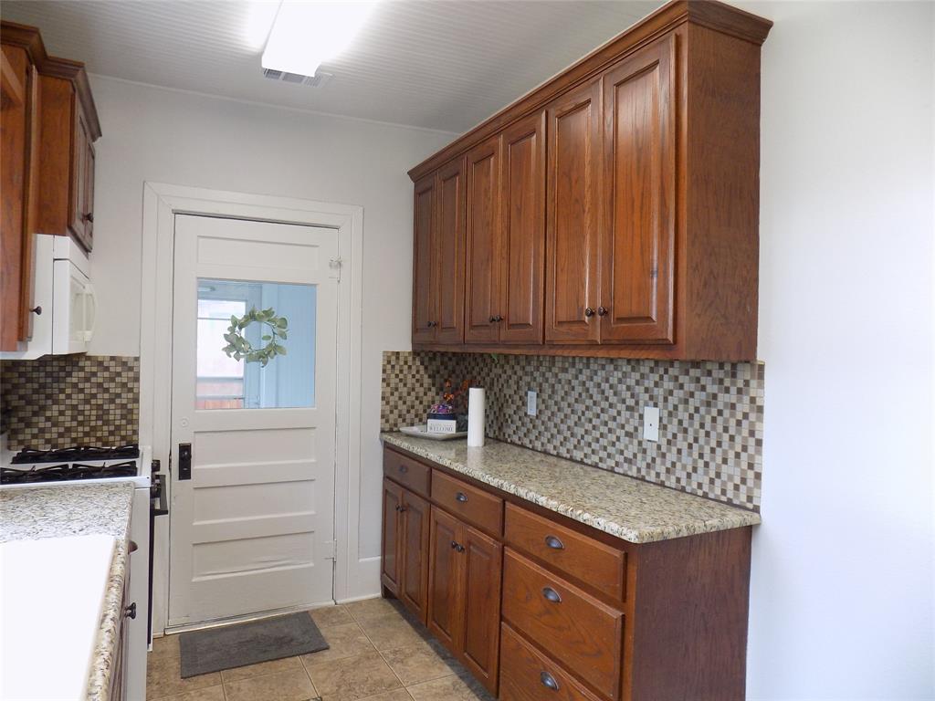 OT W OF BUTTERNUT - Residential