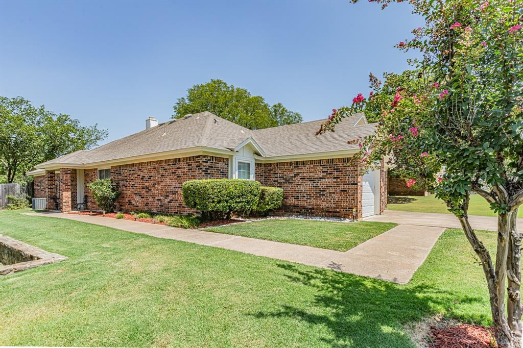 9269 & 9271 Meandering Drive