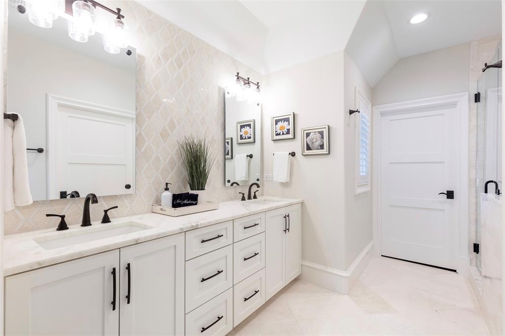 Kings Lake - Residential