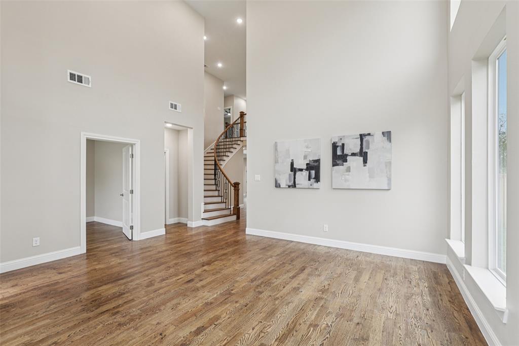 1713 Highland Drive W