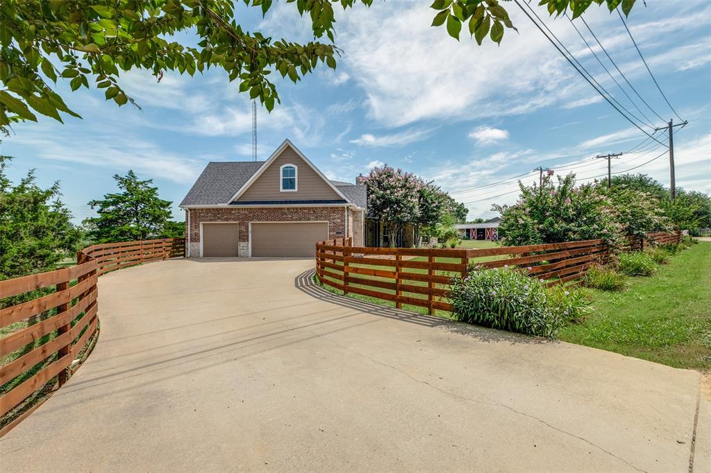 1661 Road Runner Road