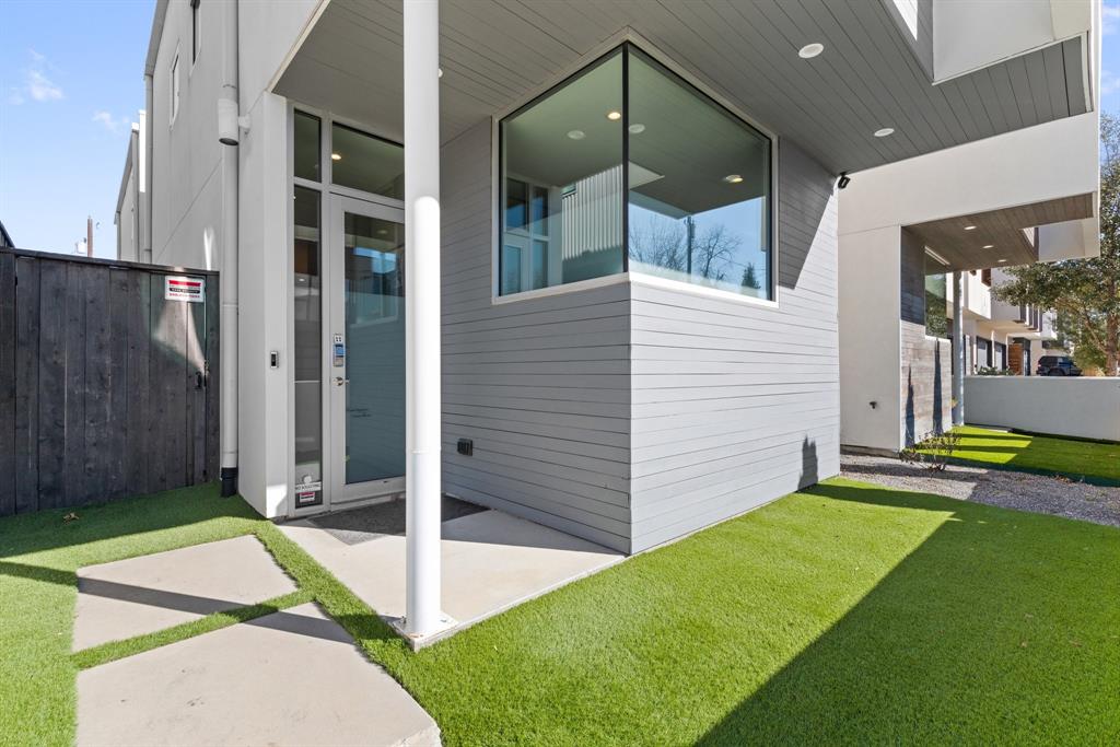 5409 Melrose Avenue