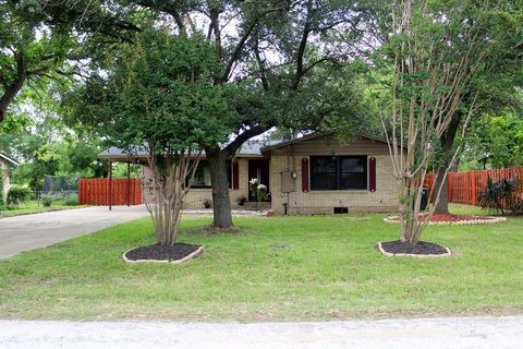 206 W Dewey Street Malakoff TX 75148