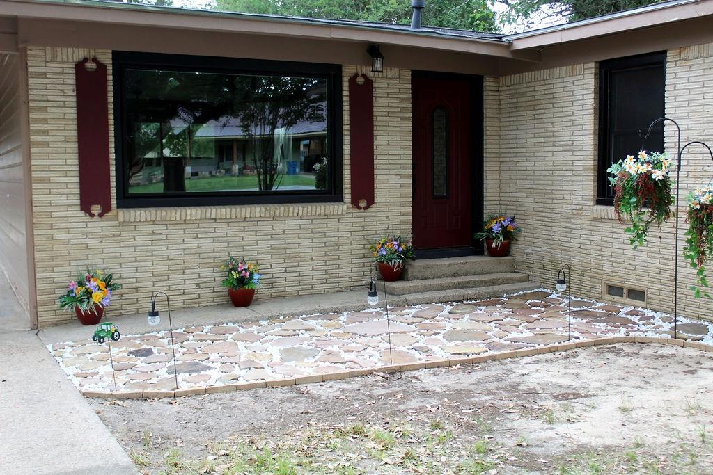 206 W Dewey Street