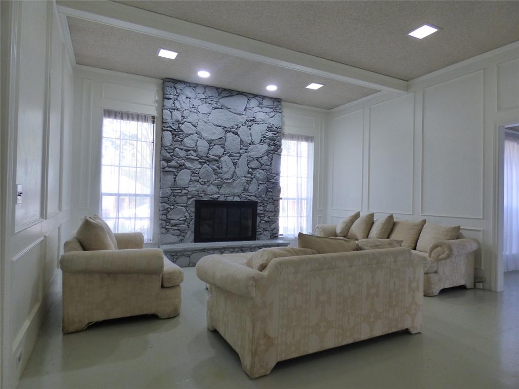 1506 E Peters Colony Road