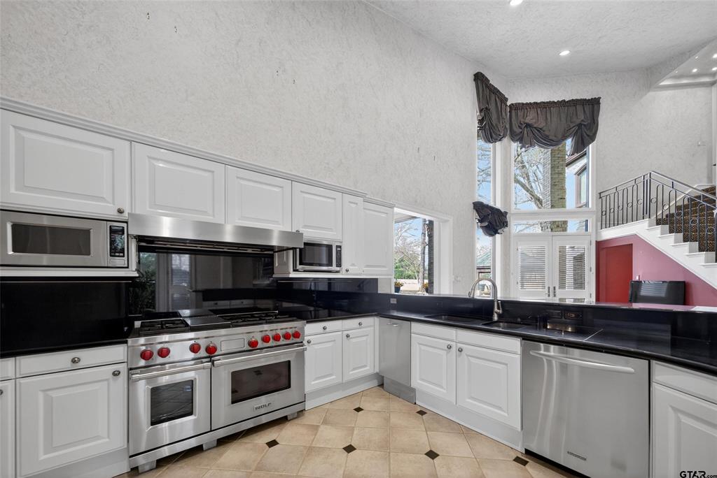 Hollytree - Residential