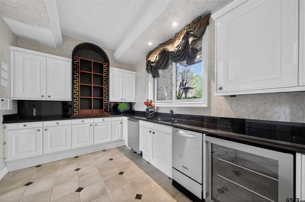 Hollytree - Residential