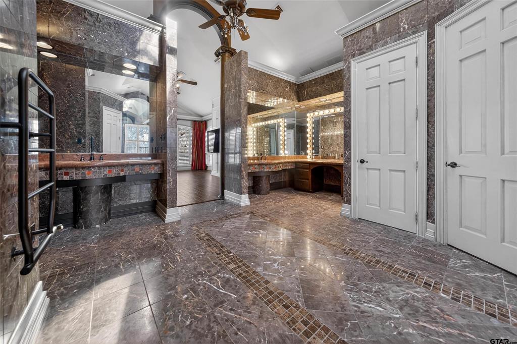 Hollytree - Residential