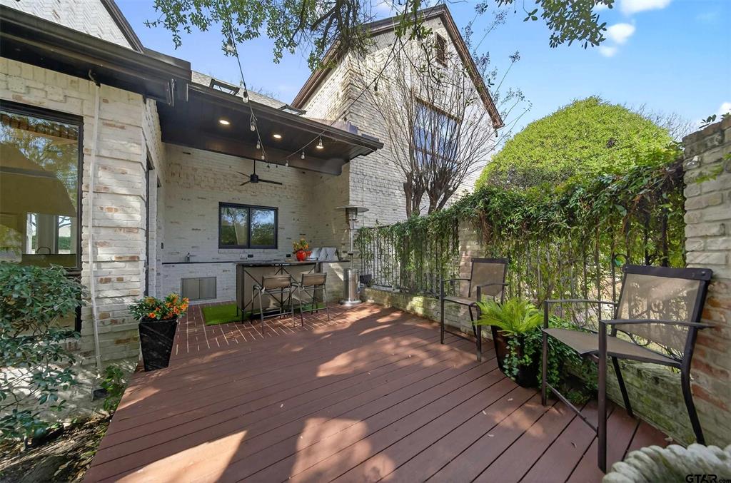 Hollytree - Residential