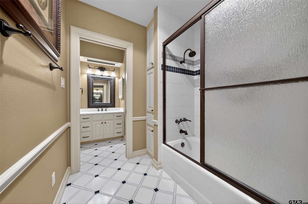 Hollytree - Residential