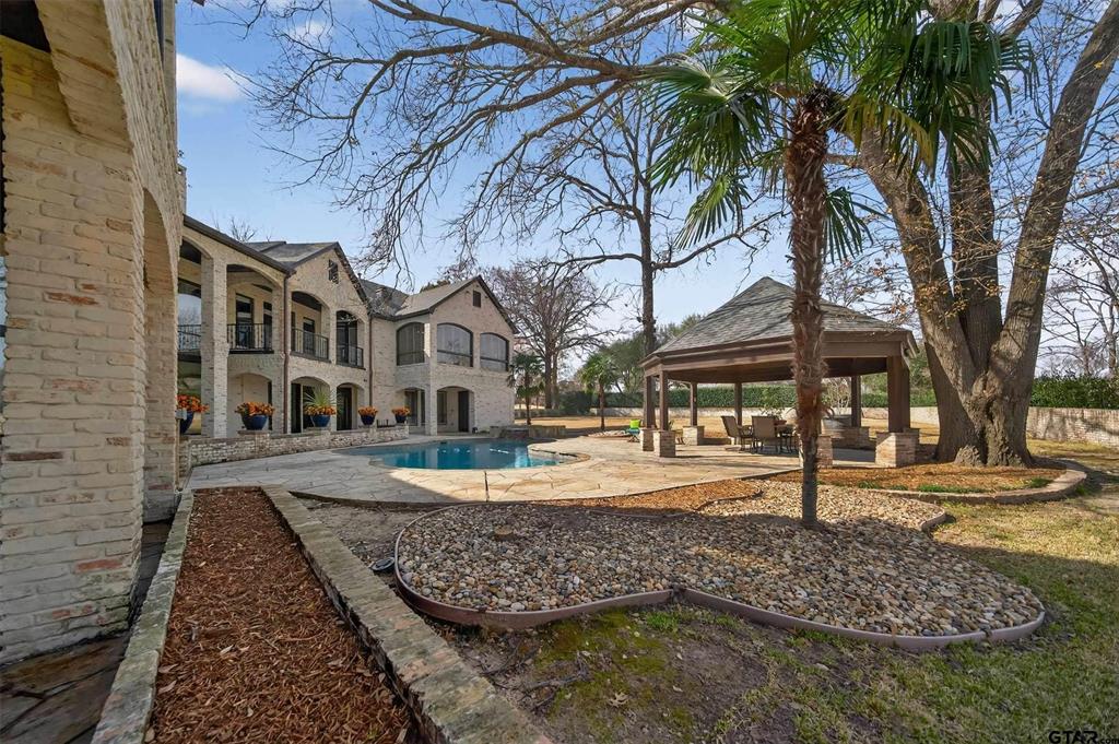 Hollytree - Residential