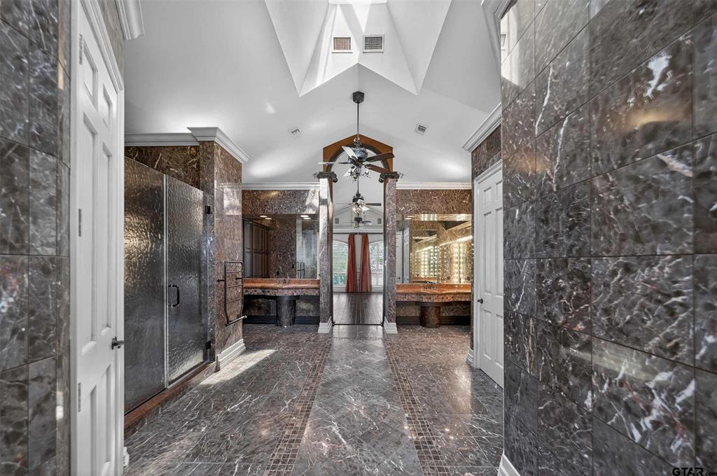 Hollytree - Residential