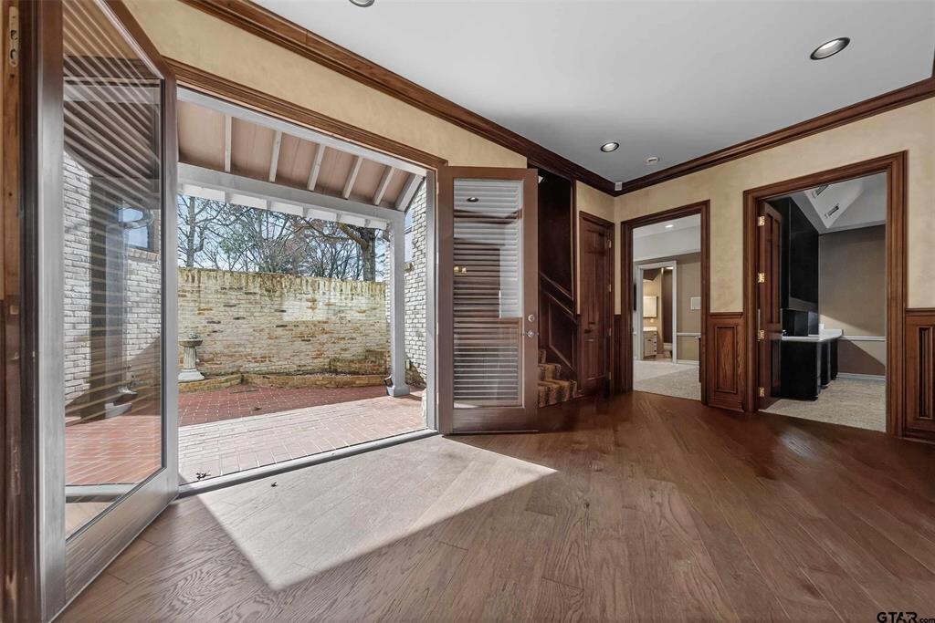 Hollytree - Residential