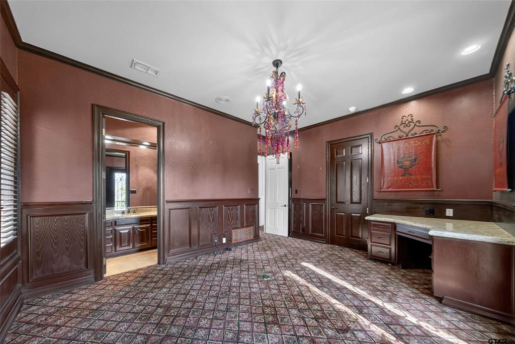 Hollytree - Residential