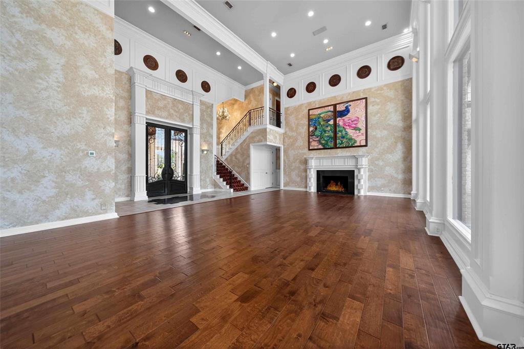 Hollytree - Residential