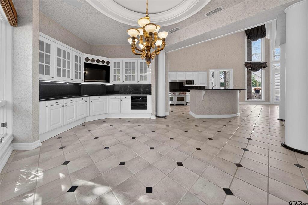 Hollytree - Residential