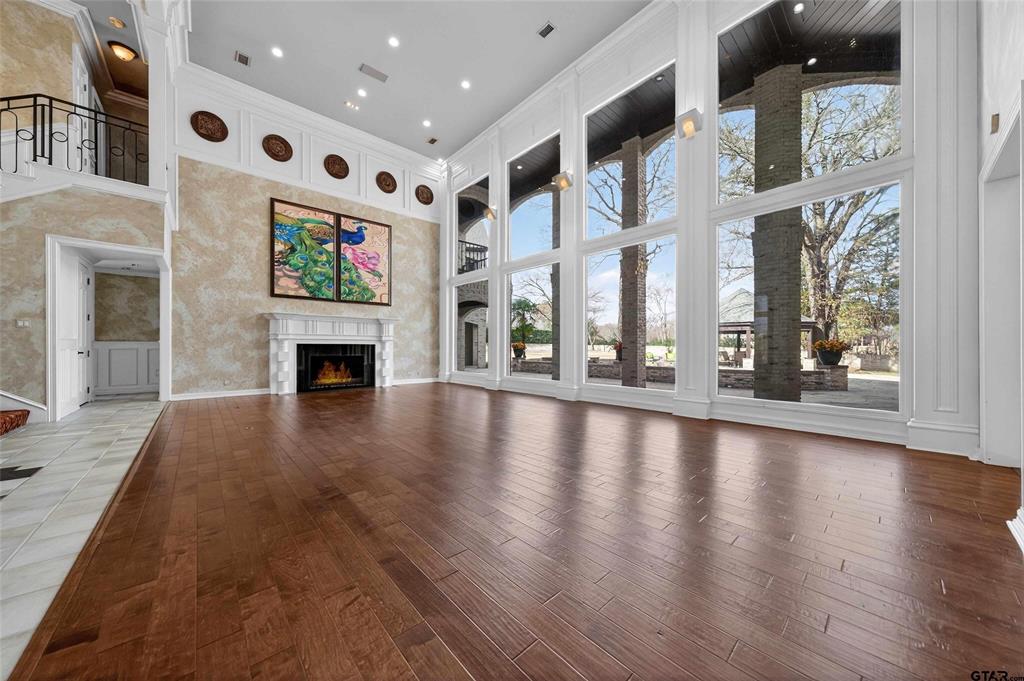 Hollytree - Residential