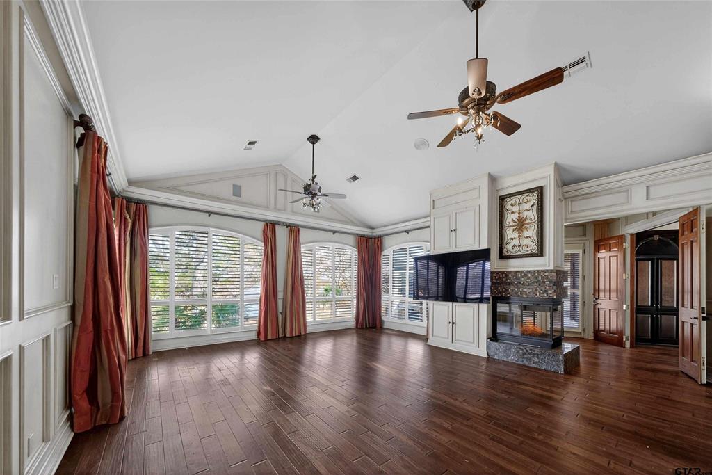 Hollytree - Residential