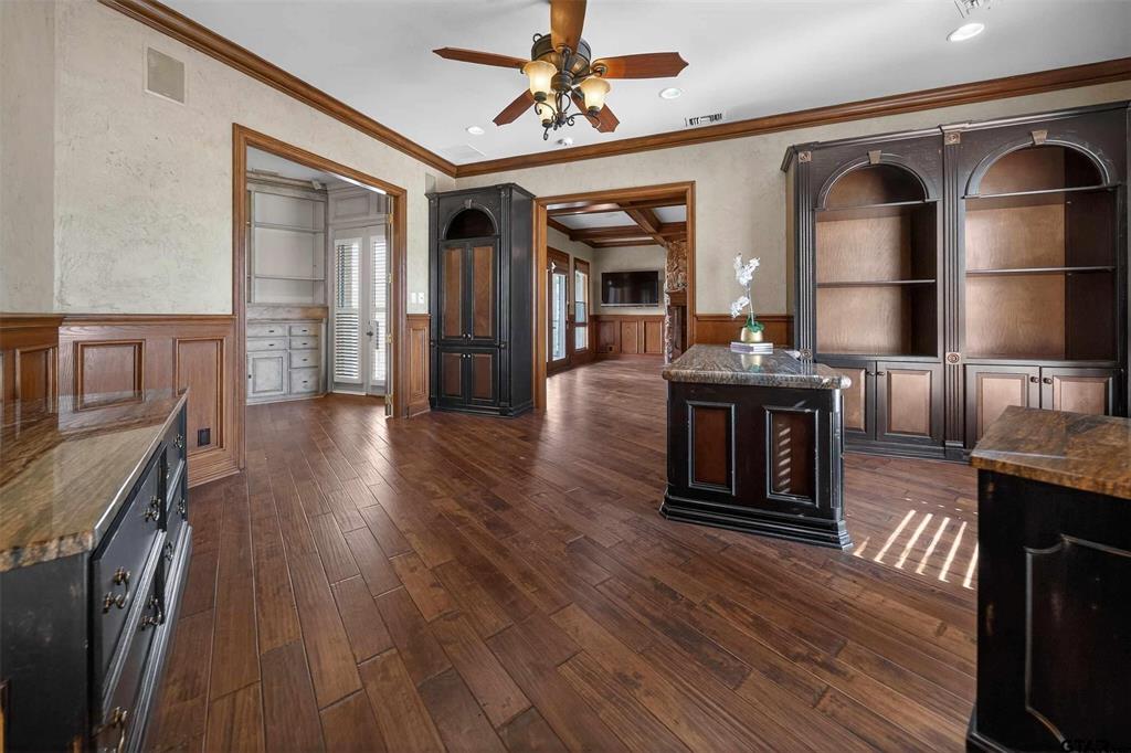 Hollytree - Residential