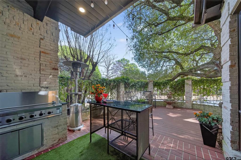 Hollytree - Residential