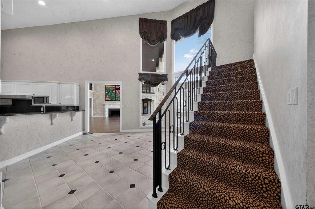 Hollytree - Residential