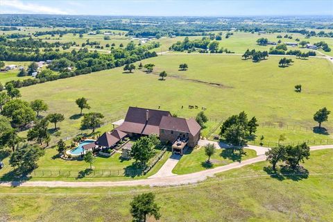 A home in Farmersville