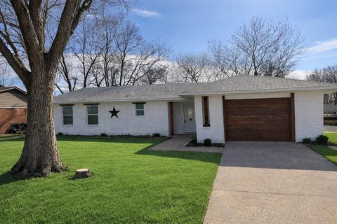 2105 Proctor Drive Grand Prairie TX 75051