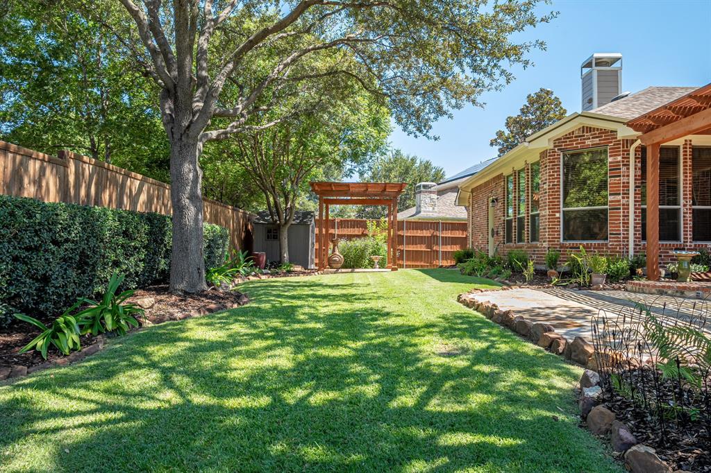 700 Willowview Drive