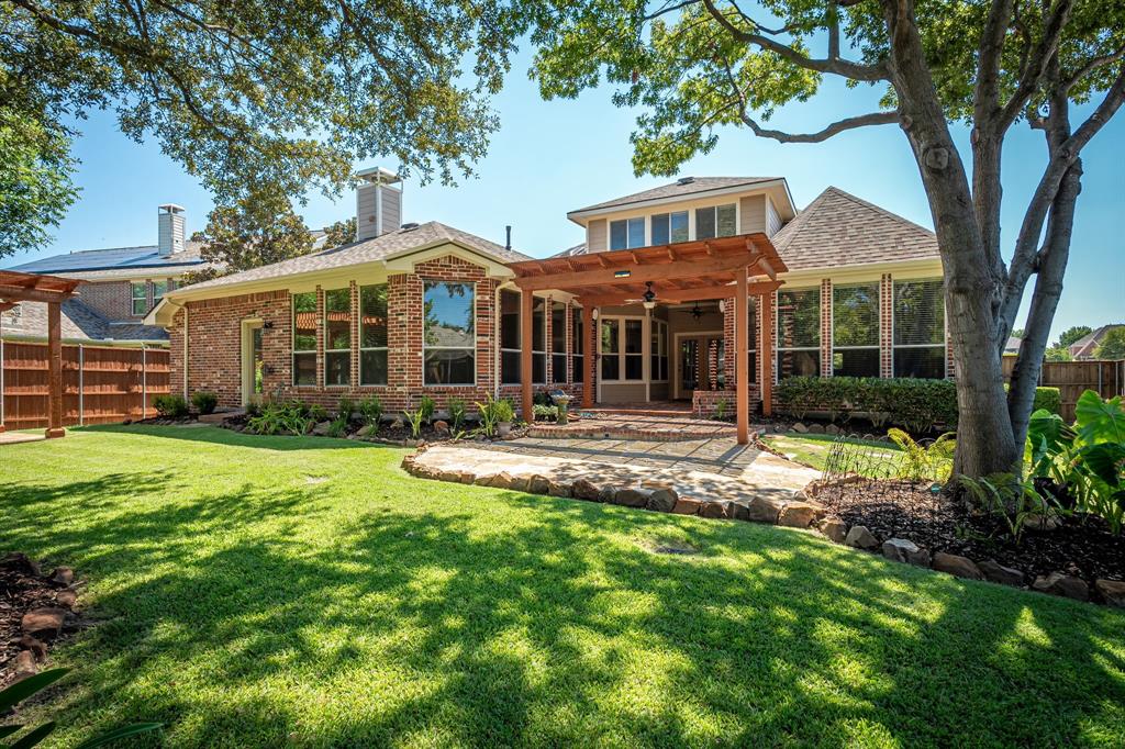 700 Willowview Drive