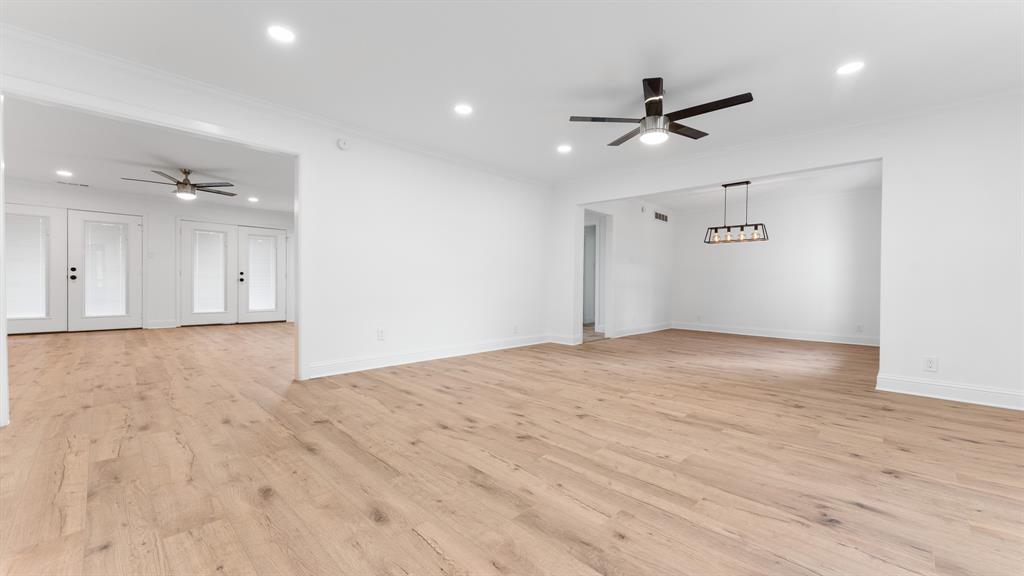 3352 Camelot Drive
