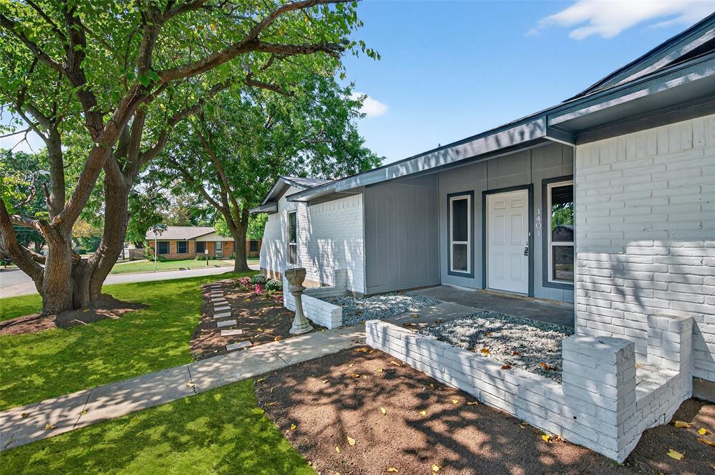 1401 La Salle Drive