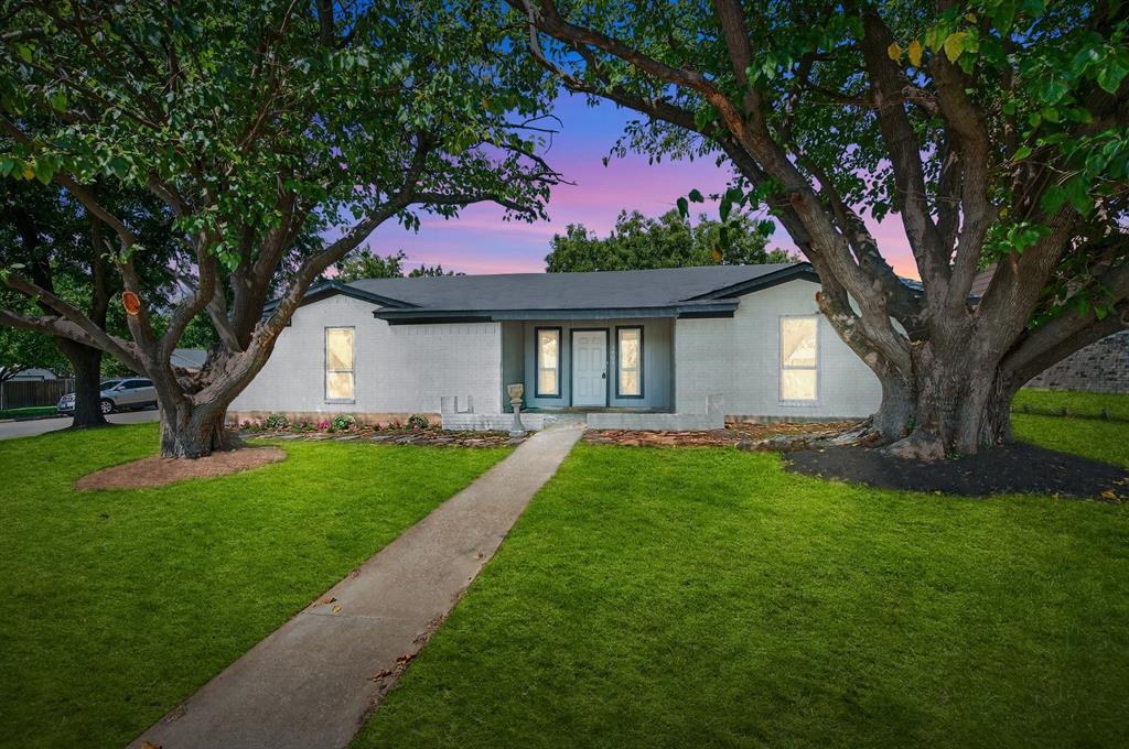 1401 La Salle Drive