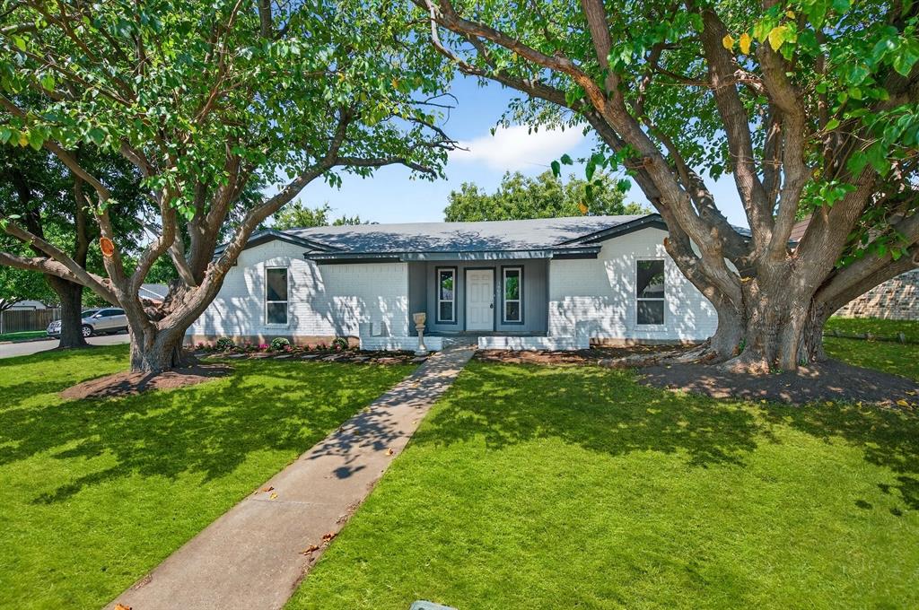 1401 La Salle Drive