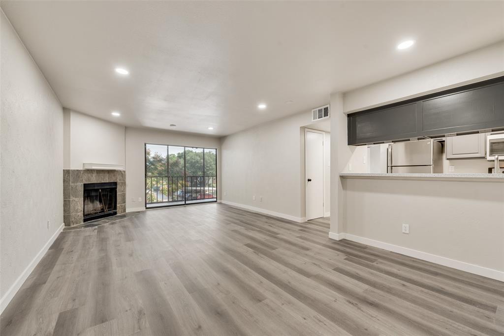 Cambridge Condo Ph 01 03 - Residential Lease