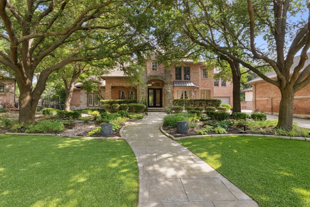 9922 Lakeway Court